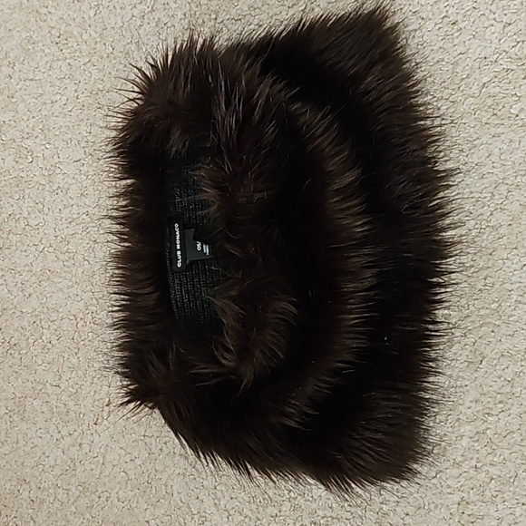 Club Monaco infinity fur scarf - Picture 2 of 7